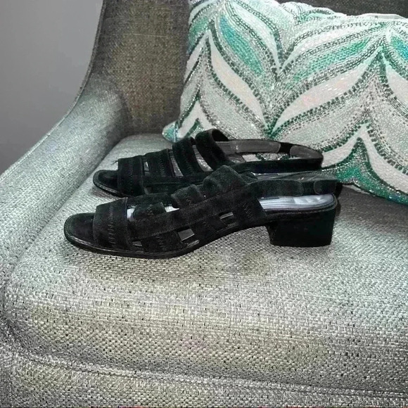 Stuart Weitzman Suede Strappy Sandals with heel size 8 - Picture 5 of 6